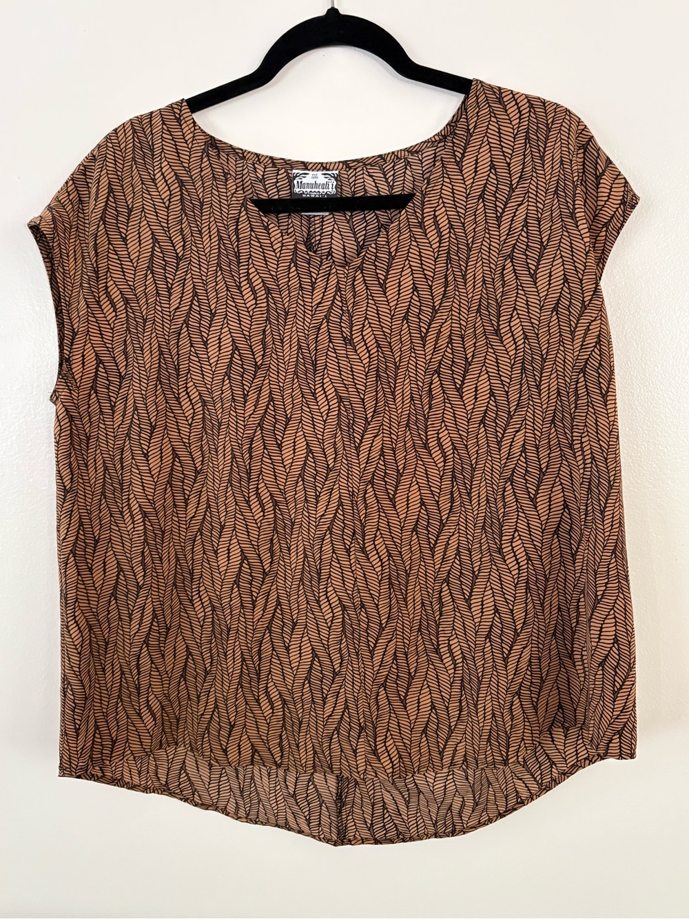 Manuhealii Brown Leaf-Print Cap Sleeve Blouse